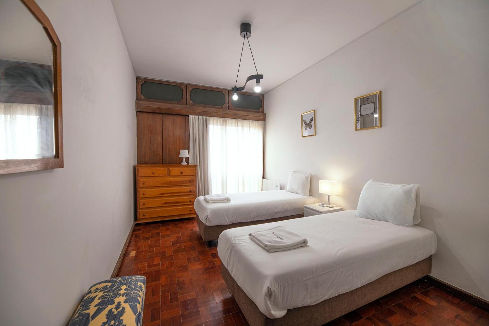 Flh Porto Spacious Apartment With Balcony Exterior photo
