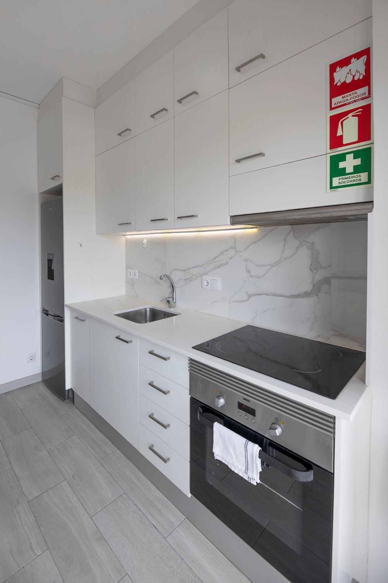Flh Porto Spacious Apartment With Balcony Exterior photo